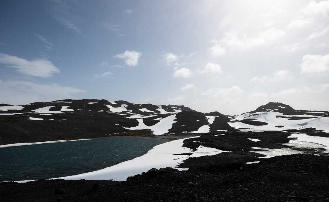 Vista de uno de los valles situados en la Isla Rey Jorge al norte de la Antártida. Foto: EFE/ Alberto Valdes, archivo