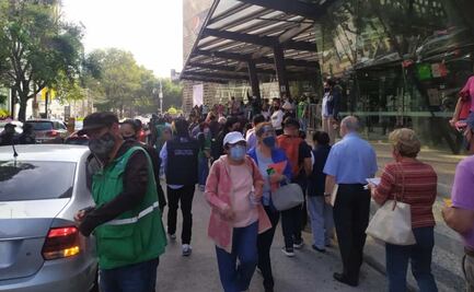 Vecinos ven "tema electoral" en problemas por segunda dosis Covid en Benito Juárez