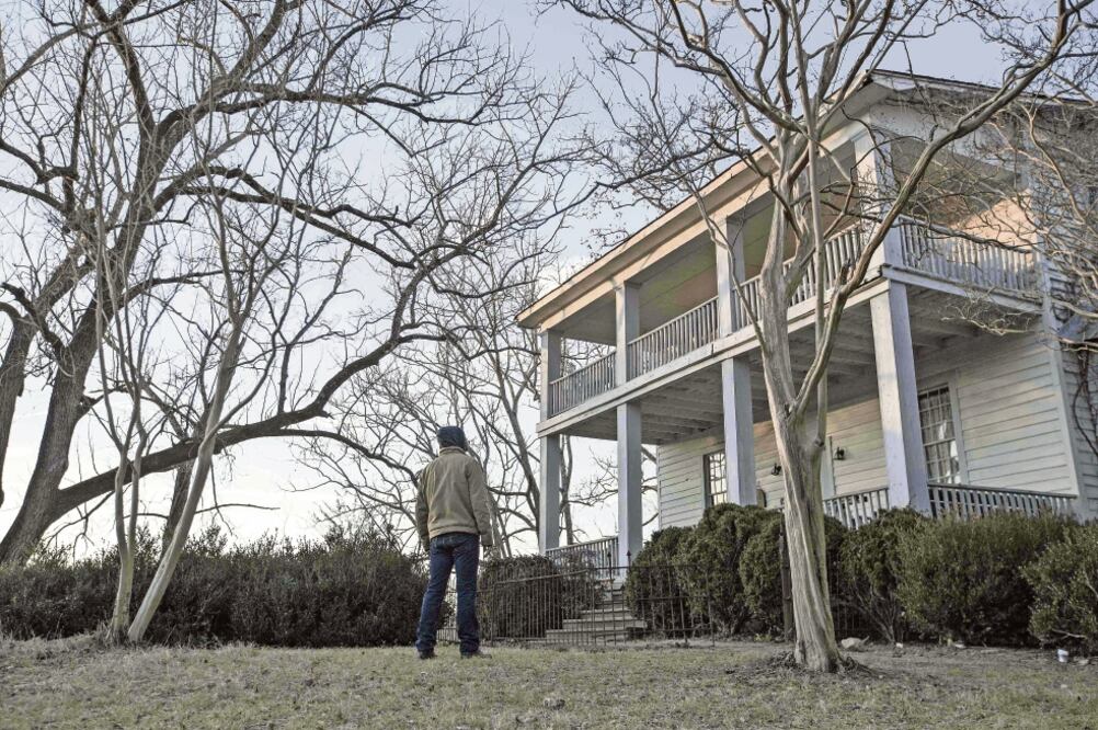 Kayle Barnse se embarca en un viaje para encontrar respuestas y recuperar la vida normal que perdió (CORTESÍA)