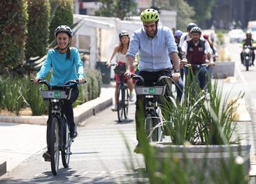 En el Día Mundial de la Bicicleta, Sheinbaum recorre ciclovía; presumen renovación de Ecobici