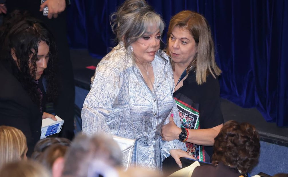 La cantante apareció con un tanque de oxígeno. Foto: Fernanda Rojas / EL UNIVERSAL