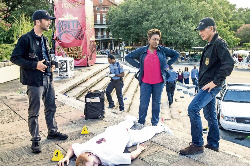 En la serie, los personajes femeninos entran a la acción a la par que los hombres (FOTOS: A&E.)