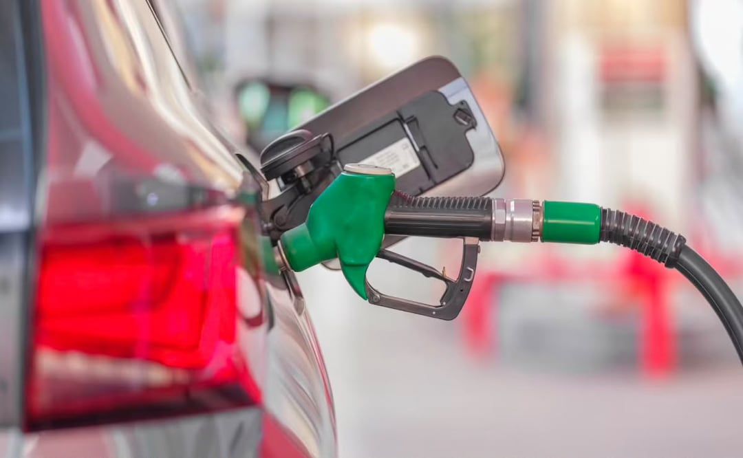 Calcular el rendimiento de gasolina te permite saber cuánto necesitas para recorrer una distancia diaria o en viajes. Foto: Unsplash