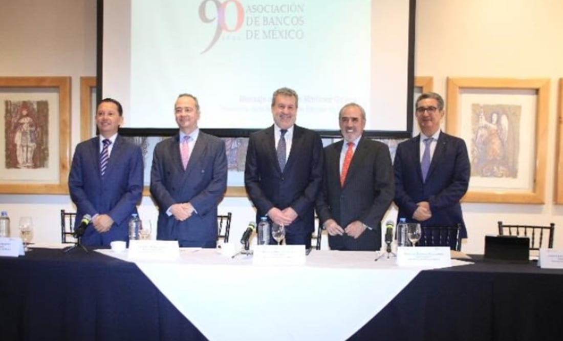 (Foto: Twitter / @AsocBancosMx)