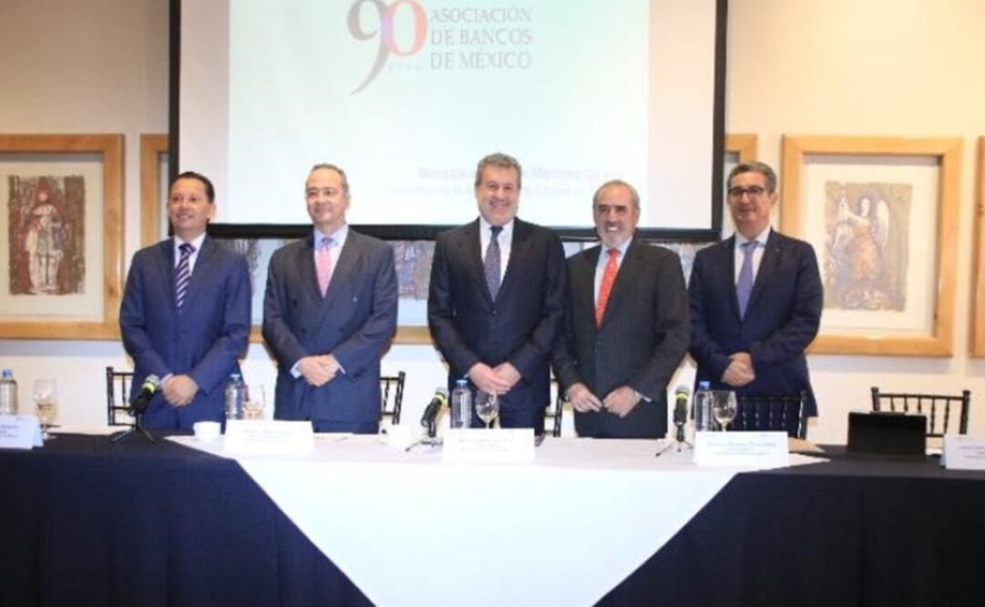 (Foto: Twitter / @AsocBancosMx)