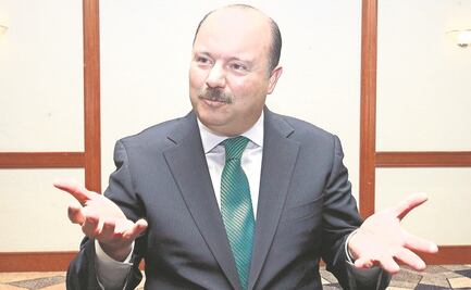 Denuncia UIF a César Duarte por lavado de dinero