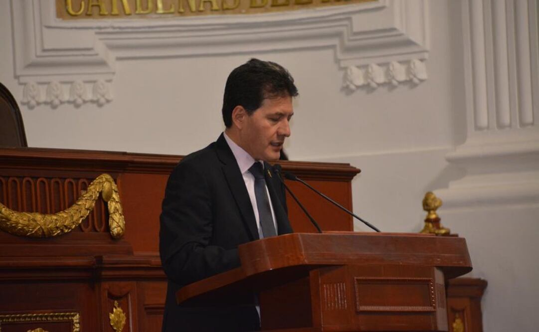 Víctor Hugo Lobo Román, coordinador del PRD, señaló que urge la comparecencia del funcionario "ante la desbordante corrupción que persiste en los penales de la Ciudad". Foto: Especial