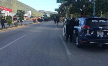 Desalojan a normalistas en Chiapas; hay dos policías antimotines lesionados 