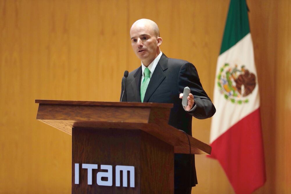 El secretario de Hacienda, José Antonio González Anaya, aseguró que la dependencia a su cargo cumplió con la transferencia de dinero al estado (LUIS CORTÉS. EL UNIVERSAL)