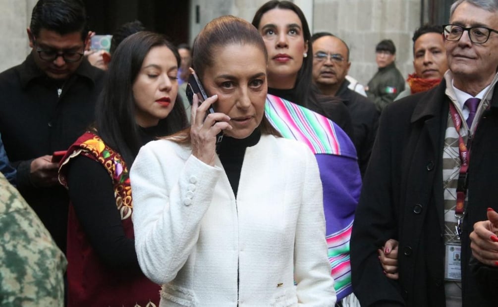 La mañanera de la presidenta Claudia Sheinbaum se vio interrumpida tras el sismo de magnitud preliminar 6.5 registrado la mañana de este viernes. Durante el acto, la mandataria se comunicó con la gobernadora de Guerrero, Evelyn Salgado, y con la jefa de Gobierno de la Ciudad de México, Clara Brugada, para revisar posibles afectaciones (02/01/2025). Foto: Gustavo Alberto/Cuartoscuro.com