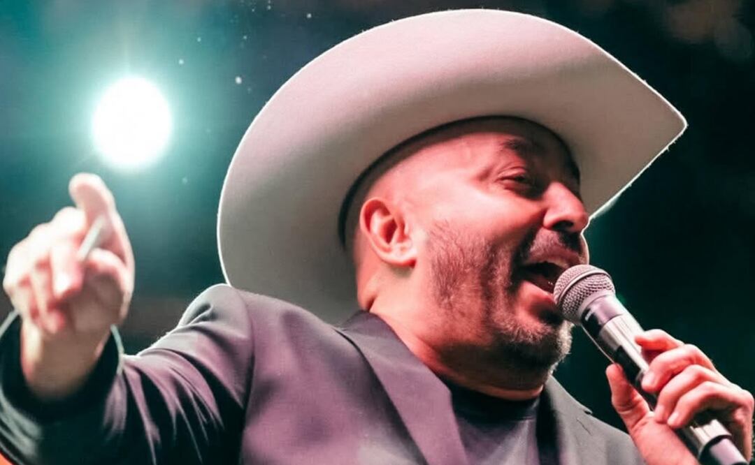Lupillo Rivera alista su ausencia de los escenarios por problema de audición.