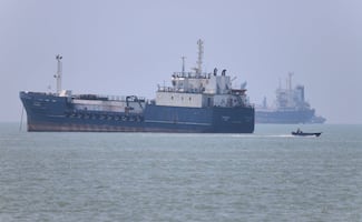 EU e Irán acuerdan pausa en ataques, reporta Axios; delegaciones planean reunirse en Qatar