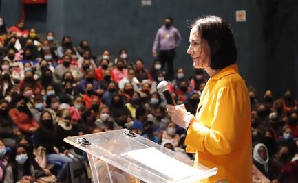 Lía Limón entrega apoyos a beneficiarias del programa Tarjeta Aliada 