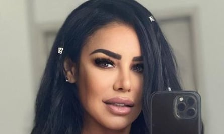 Lis Vega se llevó todas las miradas con engomado pantalón acampanado