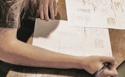 Por no aprobar examen, 21 jóvenes se suicidan en India