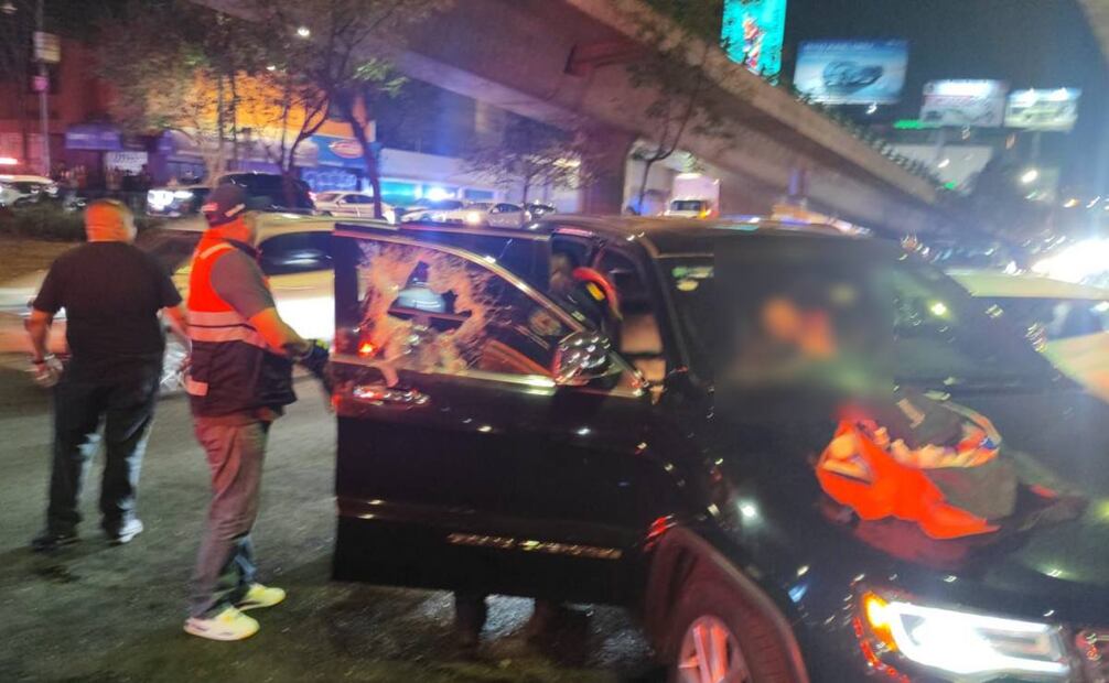 Hombre muere tras ataque a balazos mientras conducía en Tlalpan. Foto: Valente Rosas / EL UNIVERSAL