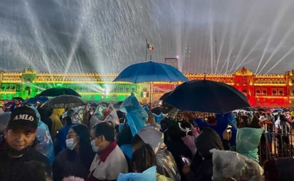 Grito de Independencia en el Zócalo capitalino, minuto a minuto 
