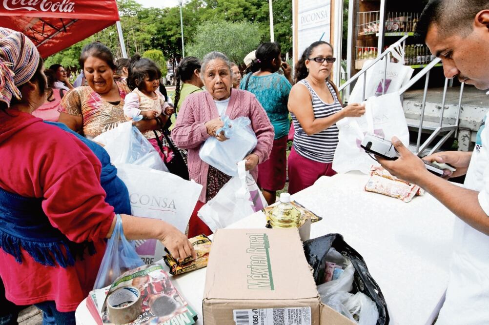 La Sedesol, la SFP, la FEPADE y la PGR trabajarán de manera conjunta en las medidas para proteger los programas sociales durante los comicios de este año (ARCHIVO EL UNIVERSAL)