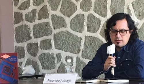 El narrador, ensayista y editor Alejandro Arteaga es el ganador del Premio Xavier Villaurrutia de Escritores para Escritores 2025