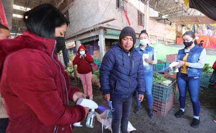 Pese a semáforo naranja clientes se rehúsan a uso de cubrebocas en Central de Abasto de Toluca