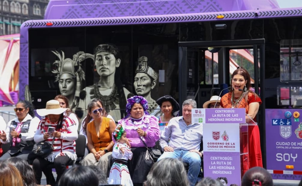 Presentan unidades del “Centrobús”. Foto: Karla Guerrero / EL UNIVERSAL