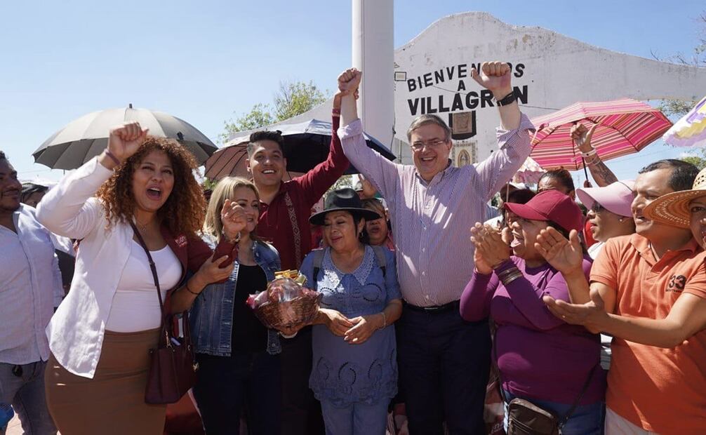 Aspirante a la presidencia, Marcelo Ebrard durante asamblea informativa en Celaya, Guanajuato. Foto: Especial