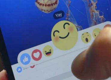 Borran “me alegra” de Facebook