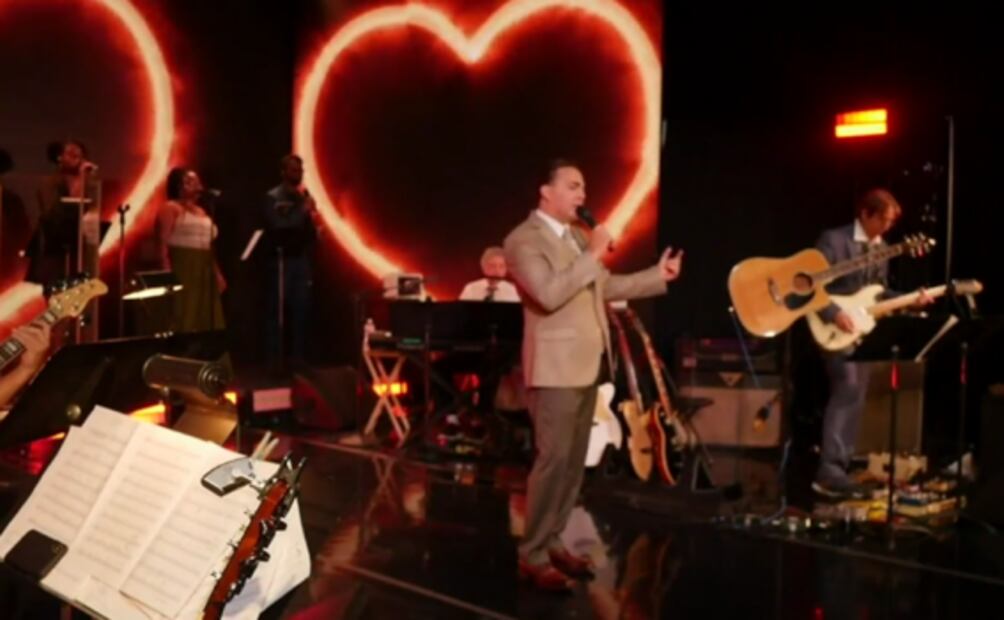 Cristian Castro enamora a Rusia, Italia, España y México con concierto online