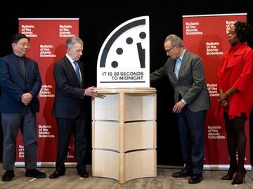 Reloj del juicio final queda a 89 segundos del Apocalipsis; humanidad se acerca a catástrofe mundial debido a arsenal nuclear y guerras
