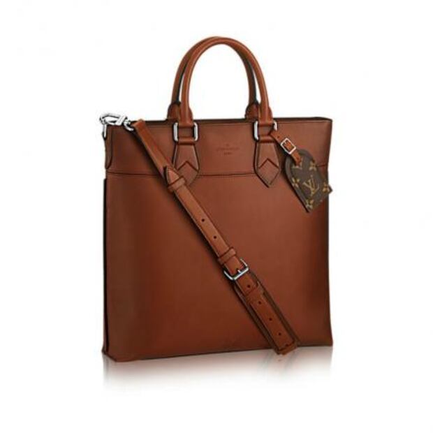  Descubre los 5 bolsos masculinos que debes tener 