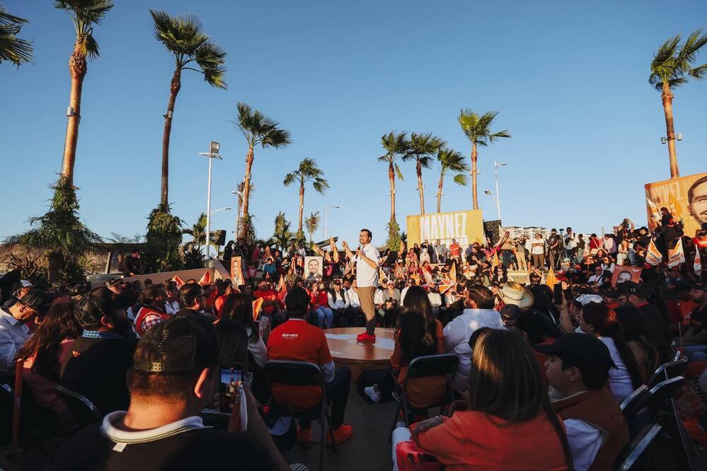 “El sesenta por ciento de la gente no ha decidido su voto, díganles: 'compara', por tus propios ojos, no confíes en lo que te estoy diciendo", señaló el emecista. Foto: Especial
