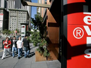 Levi's cae 8% en Wall Street ante su plan de vender Dockers; contrató a Bank of America como asesor financiero