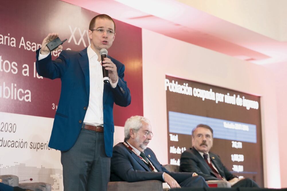 Ricardo Anaya aseveró que AMLO no sólo actúa “ag resivo” con empresarios, sino que también amenaza la libertad de expresión. ()