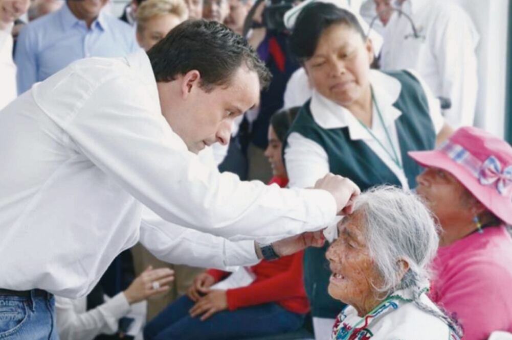 Mikel Arriola Peñalosa, director general del IMSS, aseguró que entre las especialidades que será prioritario atender figuran oftalmología, ortopedia y rehabilitación (ARCHIVO EL UNIVERSAL)