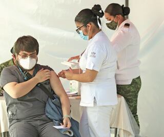 Alerta Cofepris por venta ilegal de dosis de Moderna