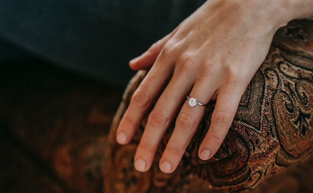 Anillo de compromiso. Fuente: Pexels