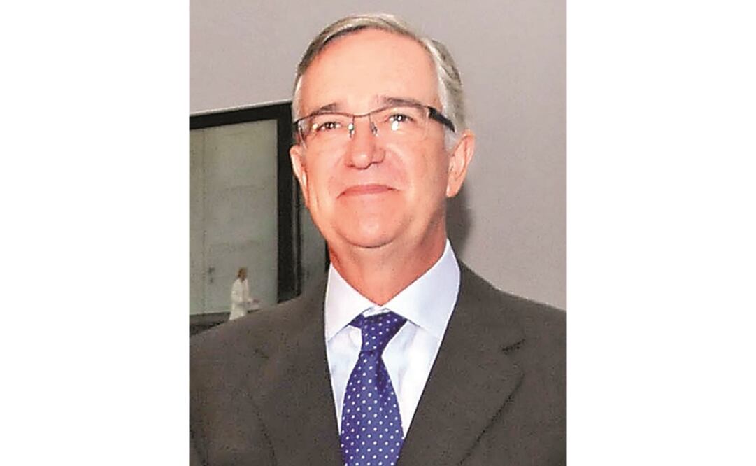 Renuevan a Salinas Pliego concesión de TV Azteca