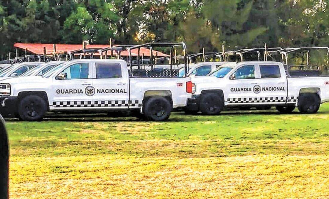 Camionetas tipo Cheyenne doble cabina que pertenecían al Ejército fueron pintadas de blanco y rotuladas con el logotipo de la Guardia. Foto: ESPECIAL