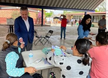 Santiago Nieto emite su voto en Querétaro; llama a fortalecer la democracia con participación ciudadana