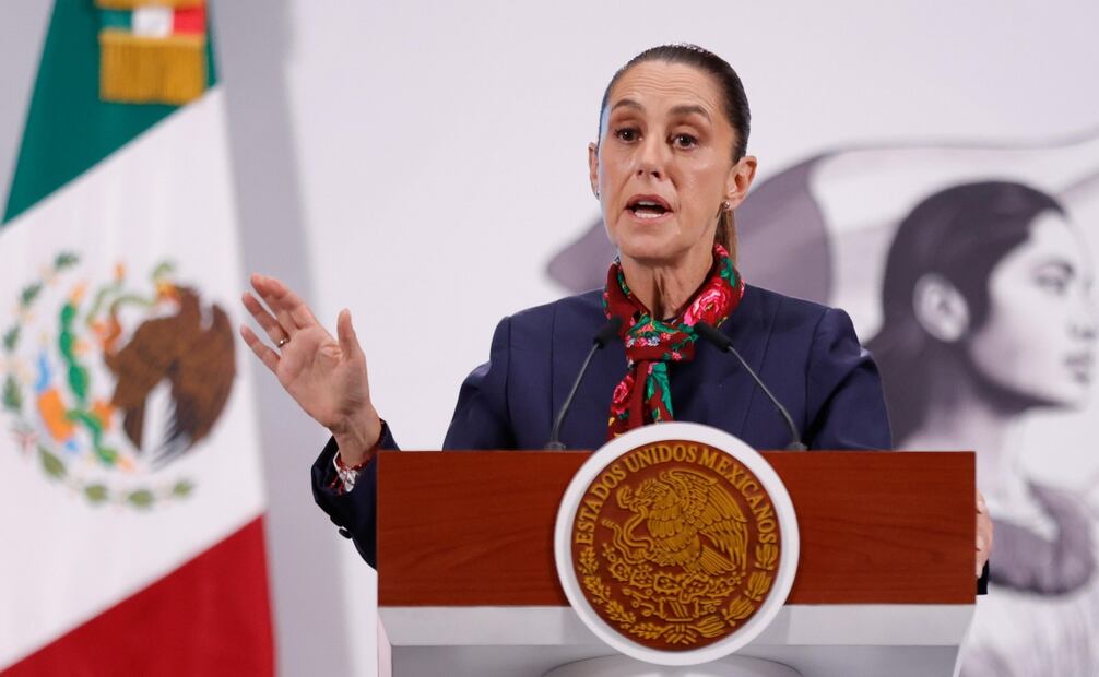 Luego de que un capitán de navío de la Secretaría de Marina (Semar) fue hallado sin vida, tras ser presuntamente implicado en la red de huachicol fiscal investigada en Tampico, Tamaulipas, Sheinbaum Pardo lamentó la muerte de este marino, pero aclaró que no hay certeza de que haya estado involucrado en este proceso del huachicol. Foto: Diego Simón Sánchez / EL UNIVERSAL