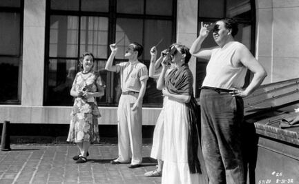 Cuando Diego Rivera y Frida Kahlo presenciaron un eclipse: la historia detrás de la foto