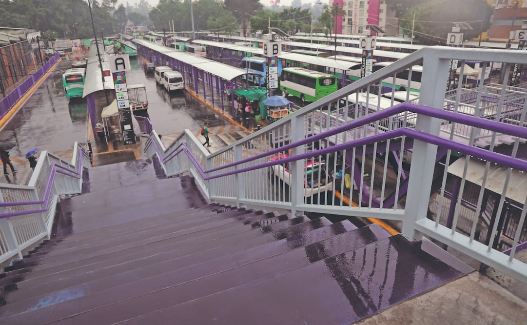 Pintar infraestructura de morado por parte del gobierno capitalino. Foto: Osmar Alvarado | El Universal/ Gráfico.