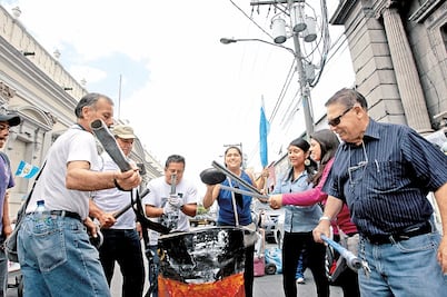 Piden fin de inmunidad del presidente Pérez