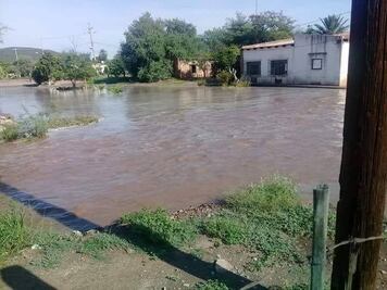 Lluvia provoca rompimiento de bordo en Sonora; hay riesgo de inundaciones