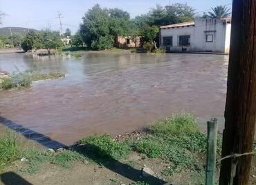 Lluvia provoca rompimiento de bordo en Sonora; hay riesgo de inundaciones
