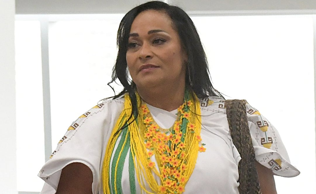 Fotografía de archivo del 4 de noviembre de 2022 que muestra a la embajadora de Colombia, Elizabeth García, durante un acto de entrega de las cartas credenciales como la nueva embajadora de Colombia en Bolivia, en La Paz (Bolivia). El Gobierno de Rodrigo Paz expulsó a García, por las declaraciones del presidente de ese país, Gustavo Petro, sobre los conflictos en Bolivia que las autoridades nacionales consideran una "injerencia", aunque aseguró que esto no constituye una "ruptura de relaciones". Foto: EFE