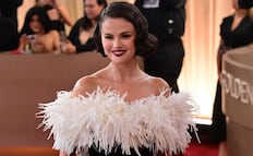 Golden Globes 2026: Selena Gomez impacta con vestido de terciopelo