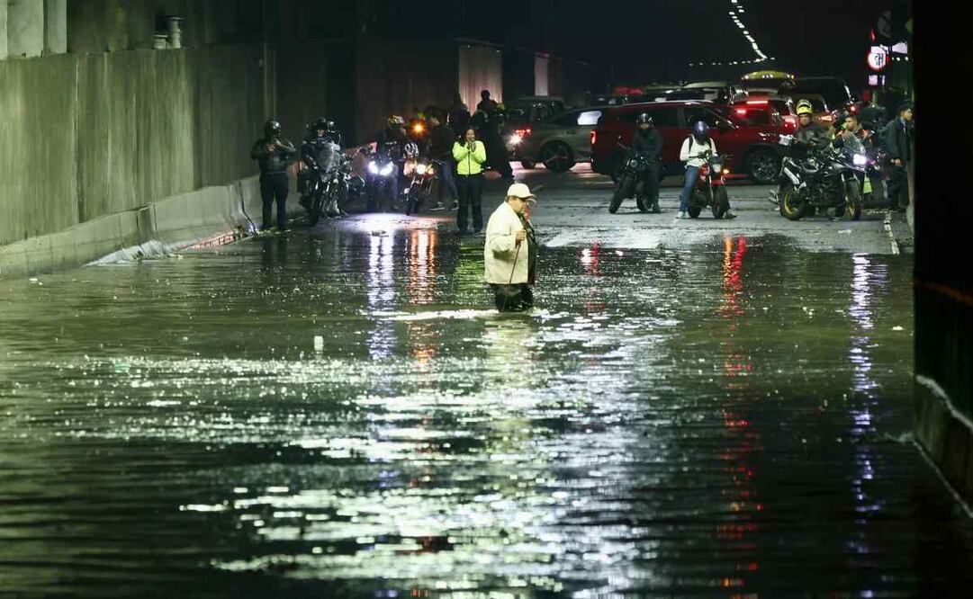 Personal Táctico Operativo brindó apoyo y atención a encharcamientos y anegaciones; así como por la caída de árboles y ramas a consecuencia del reblandecimiento del suelo y vientos. Foto: Valente Rosas/ EL UNIVERSAL