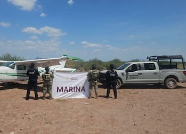 Semar asegura avioneta tipo Cessna en pista clandestina de Sonora; presunto responsable trasladaba metanfetaminas