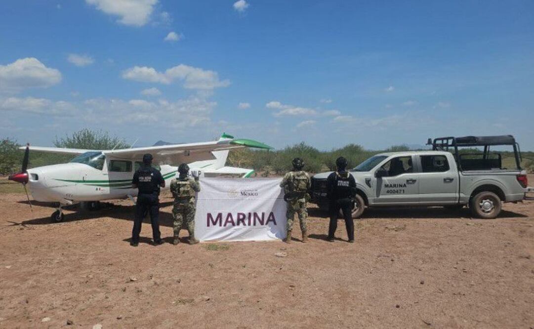 Semar asegura avioneta tipo Cessna en pista clandestina de Sonora. Foto: Especial